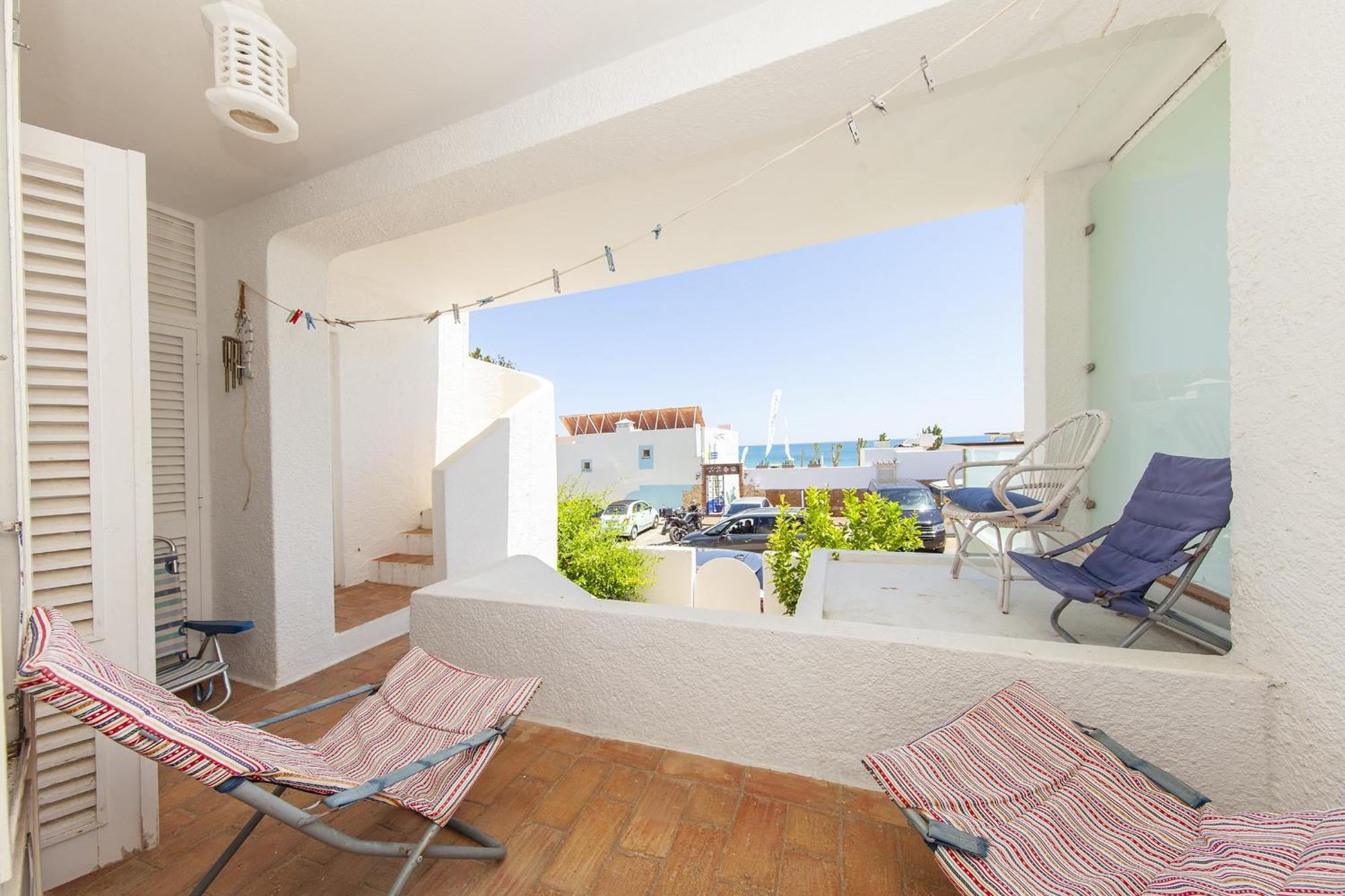 C22 - Beco Do Poco Beach Townhouse In Praia Da Luz Exterior photo