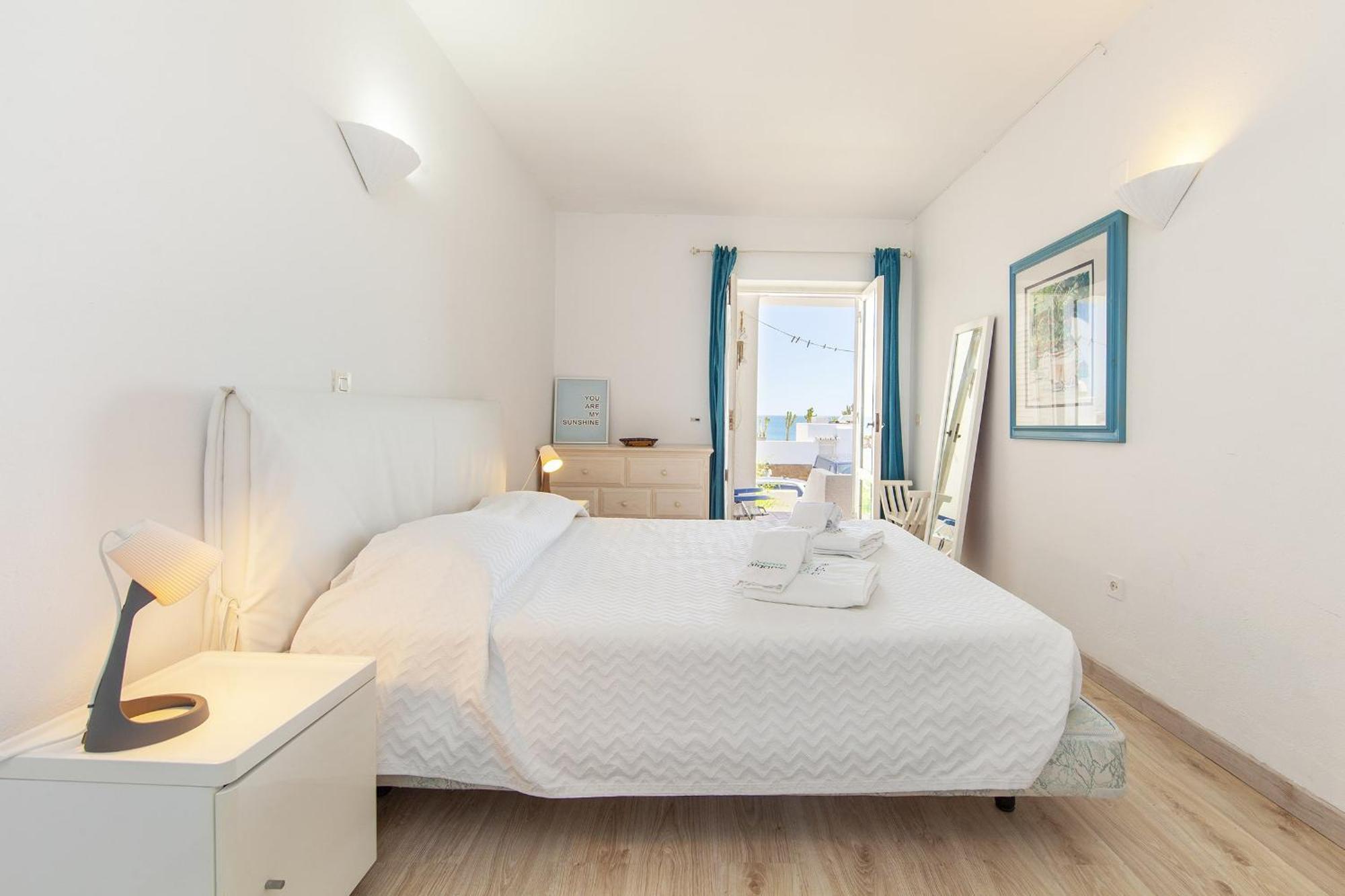 C22 - Beco Do Poco Beach Townhouse In Praia Da Luz Exterior photo