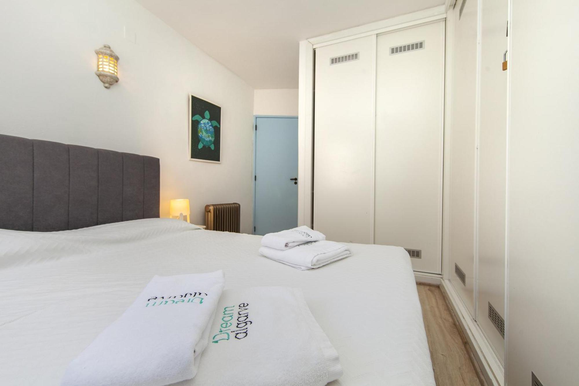 C22 - Beco Do Poco Beach Townhouse In Praia Da Luz Exterior photo